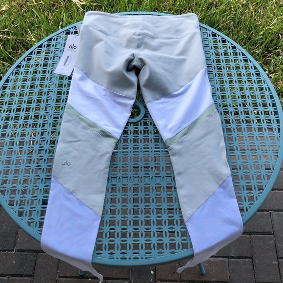 Alo Yoga Sheila Legging - Vapor Grey - Picture 2 of 8